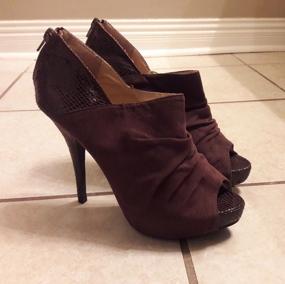 Dots/Exotic Print/ Peep Toe/ Heels - Picture 5 of 8